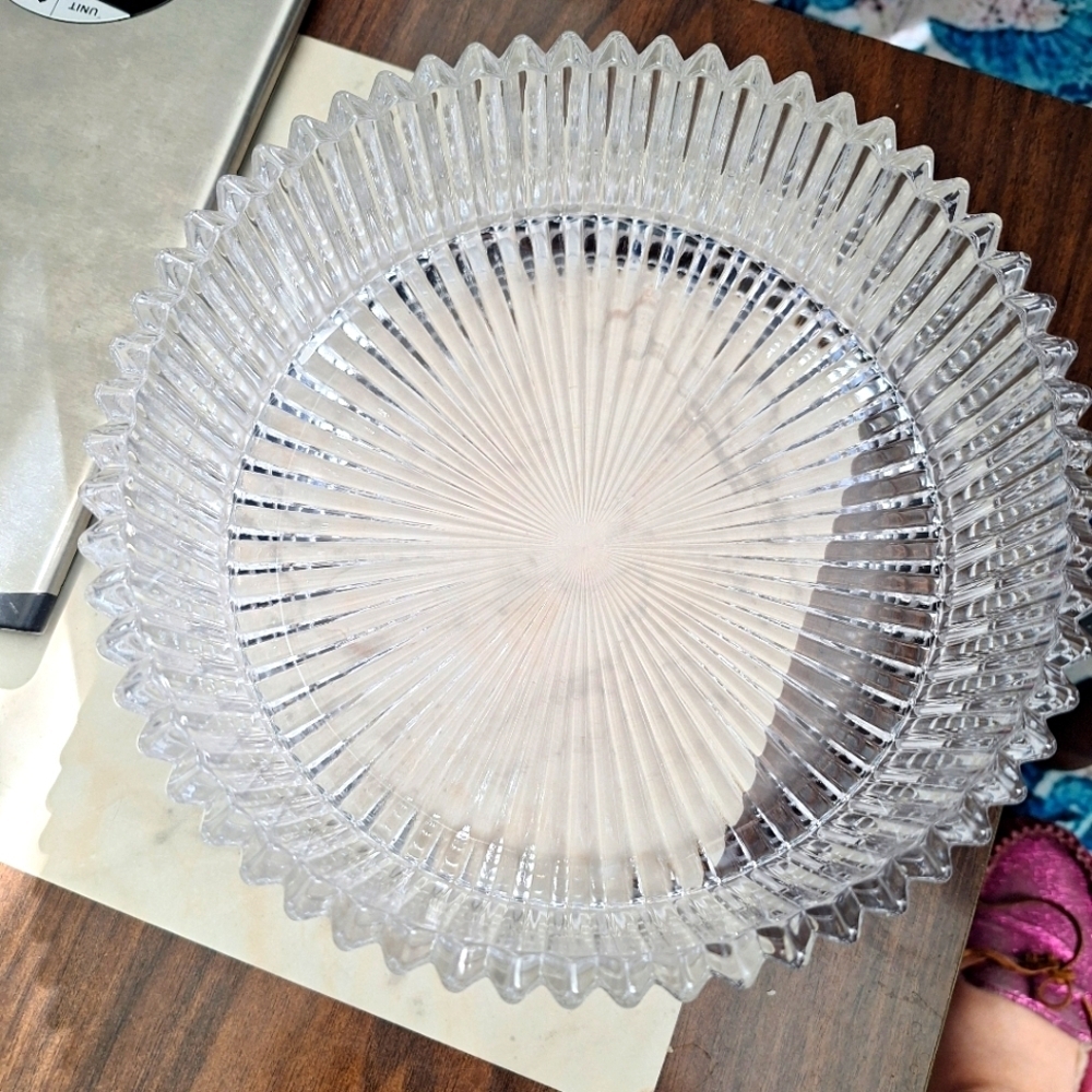Mikasa Hostess Diamond Fire Cut Crystal Bowl - Picture 4 of 16